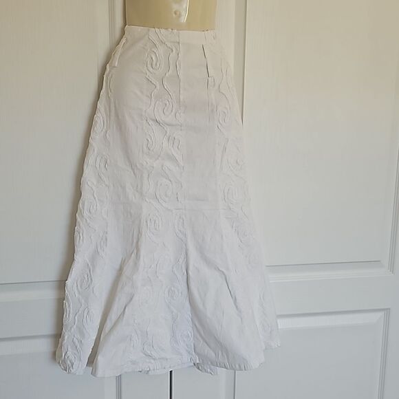 Caramely Vintage Cotton Midi Skirt With Raised Swirl White 7/8 - Picture 2 of 16